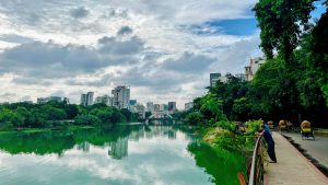 Banani Lake, Gulshan, Dhaka, water, bridge, sidewalk, rickshaw