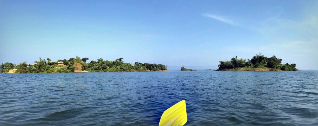 Kayaking in Kaptai Lake, Rangamati - photo by Mohammad Tauheed