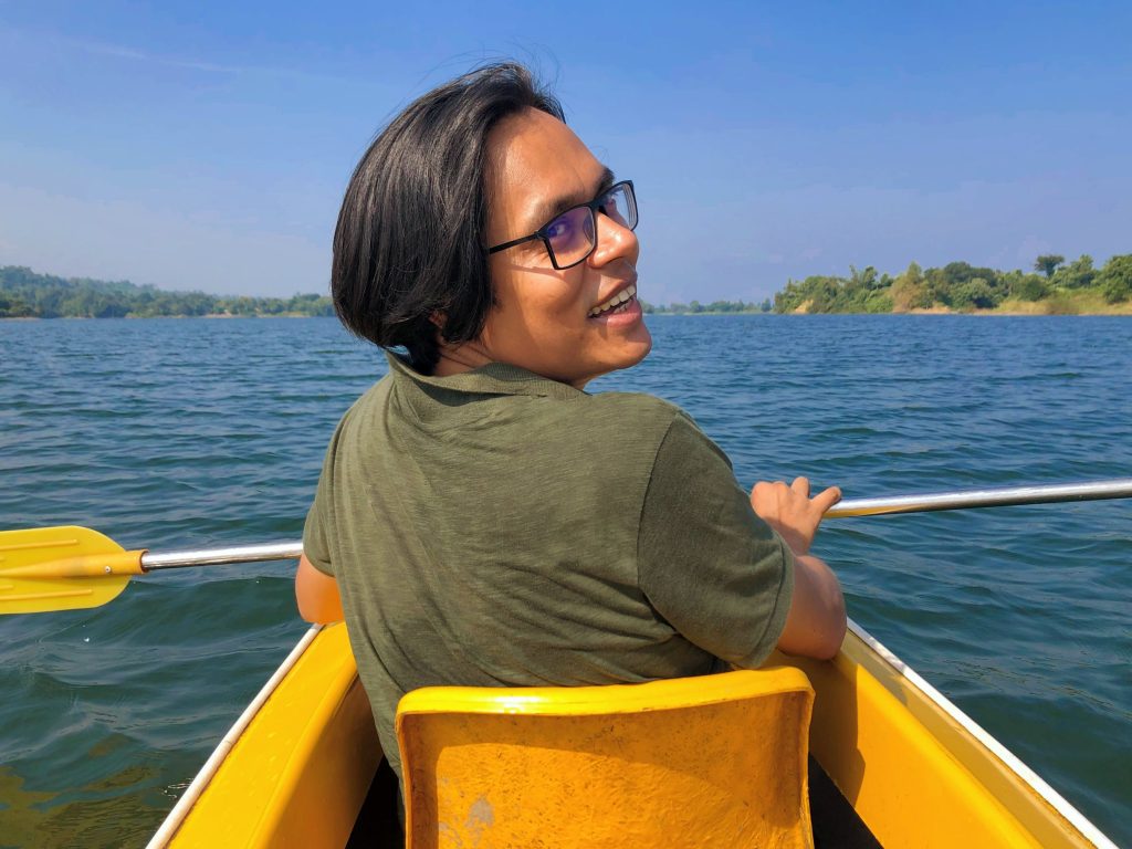 Mohammad Tauheed kayaing in Rangamati - Photo by Sarah-Jane Saltmarsh